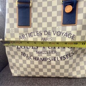 Super cute Checkered Bag with expandable sides